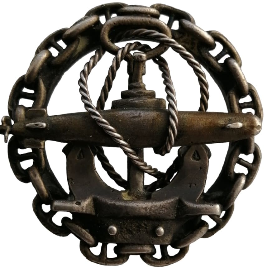 Fake Russian Submarine  Officer’s Course Badge.jpg