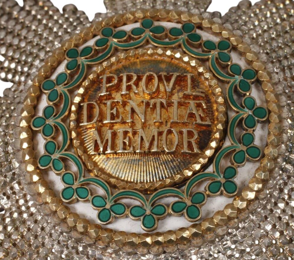 Fake Saxon Order  of the Rue Crown made by  Rothe.jpg