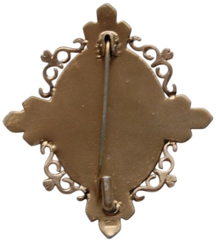 Fake Three-legged Raven  Yatagarasu Honorary Member's Badge.jpg