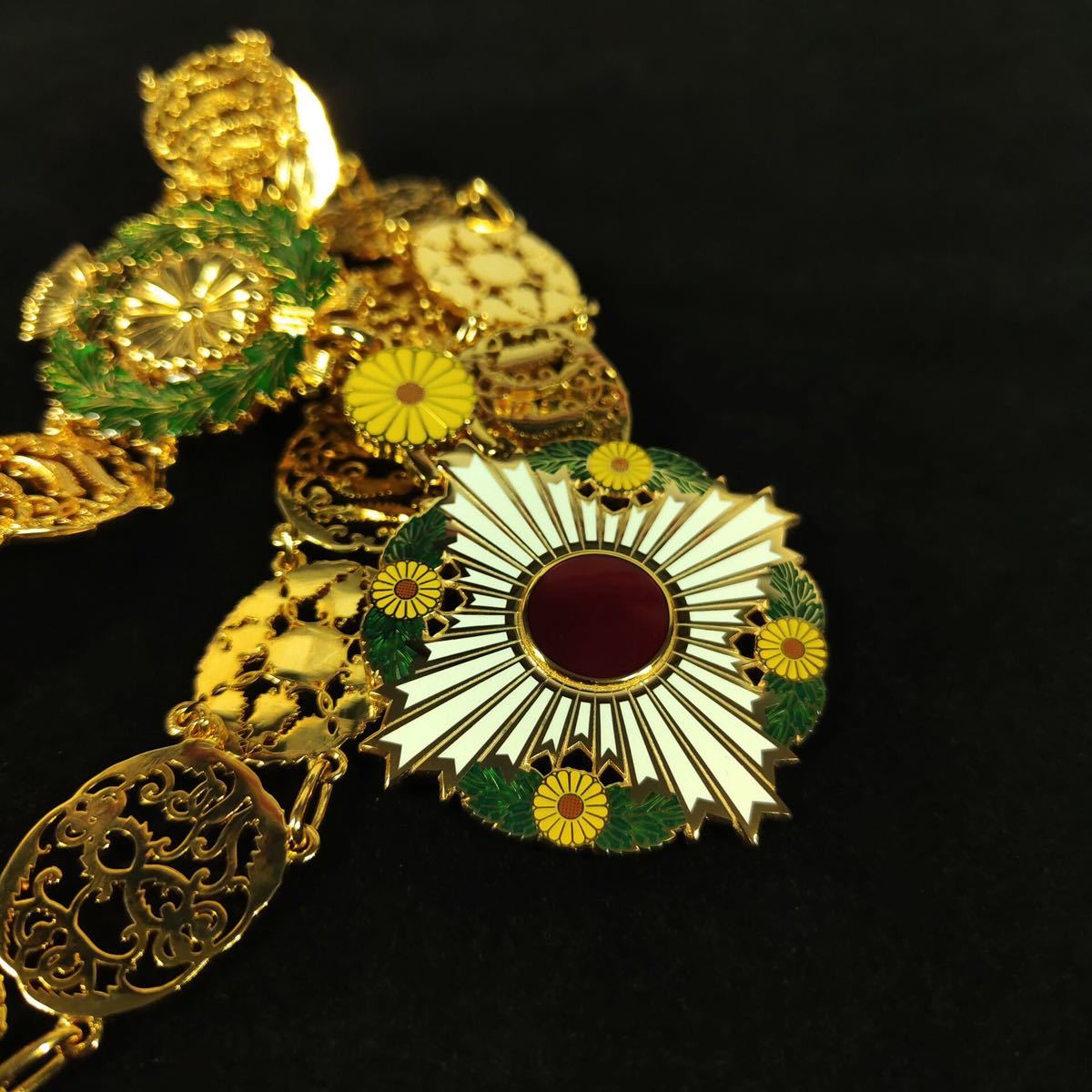 Fakes of the Order of  the  Chrysanthemum.jpg