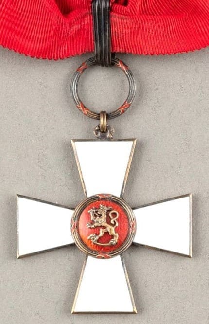 Finnish Order of the Lion Commander 1st class.jpg
