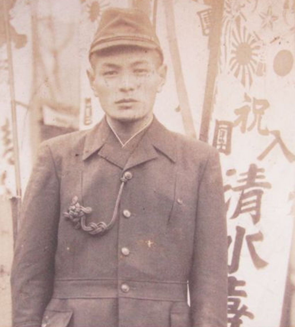国民服儀礼章フォト.jpg