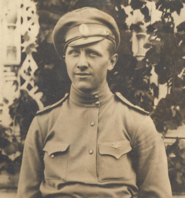 Фотографии со знаками комитета по усилению воздушного флота.jpg