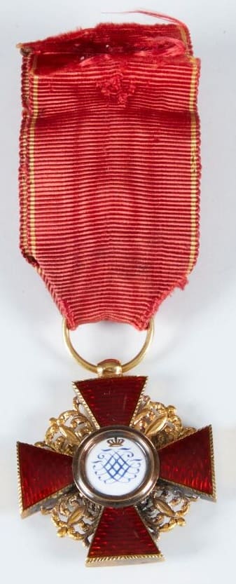French-made miniature of  2nd class Saint Anna order.jpg