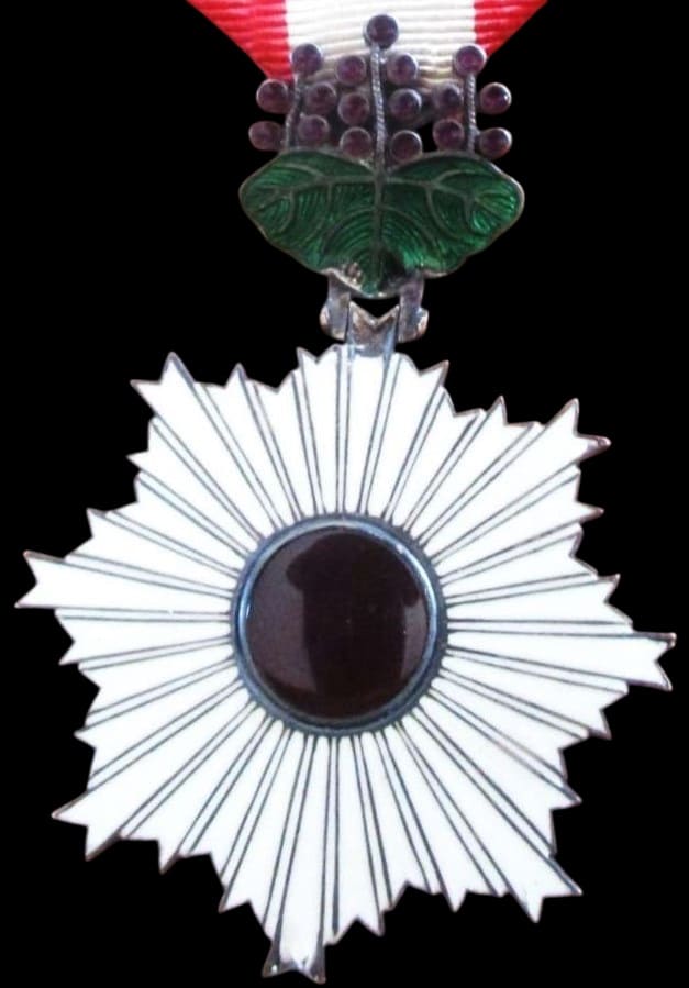 French-made Order of the Rising Sun 4th class.jpg