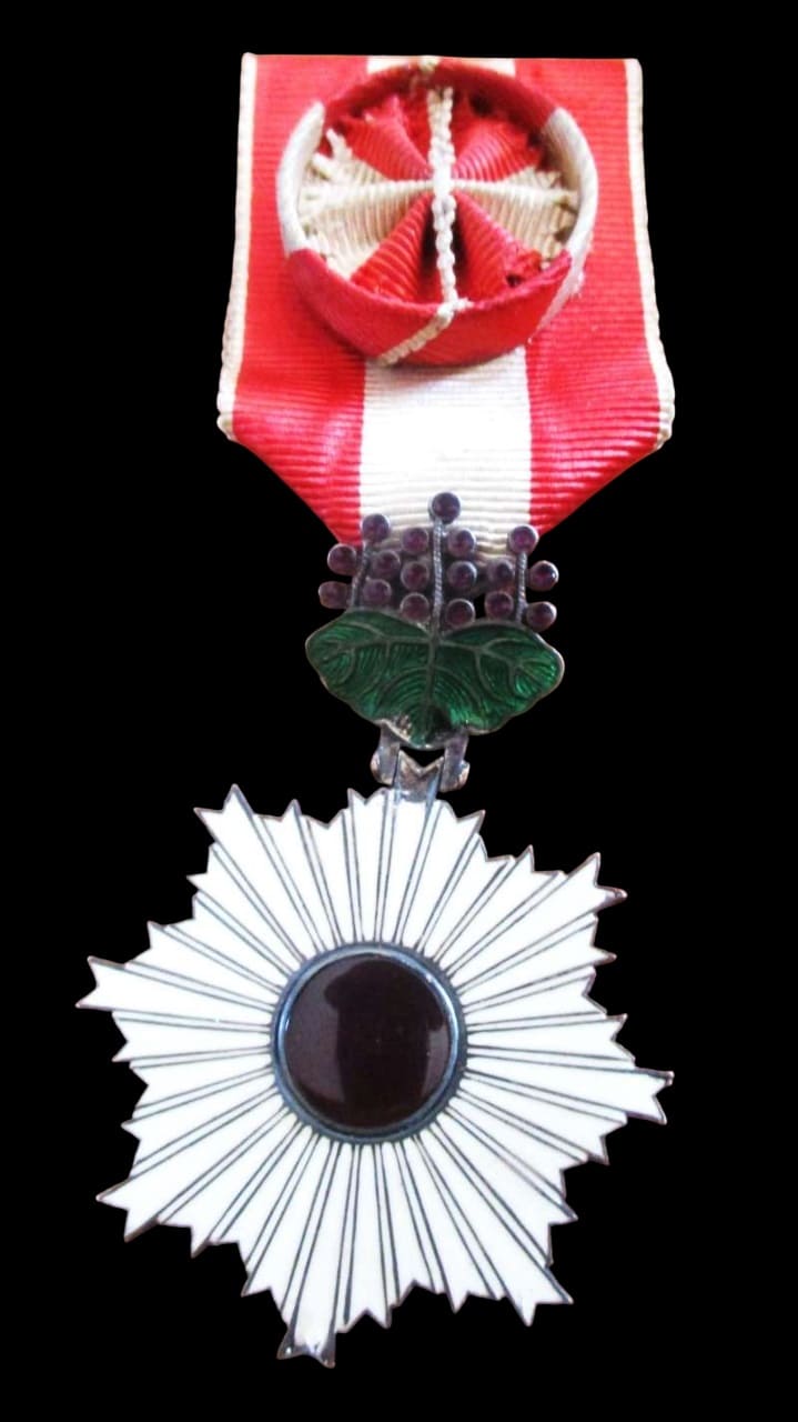 French-made Order of the Rising  Sun 4th class.jpg
