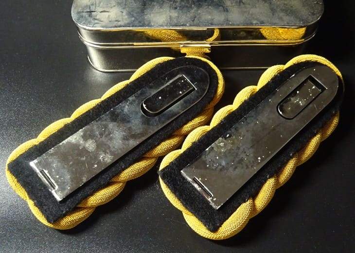full dress uniform that belonged to major Shizuo  Hirahara.jpg
