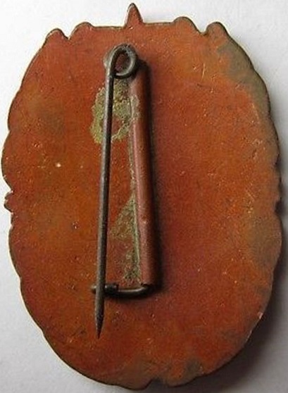 Funao Town Badge of Friends of the Military Association-船穂町軍友会章.jpg