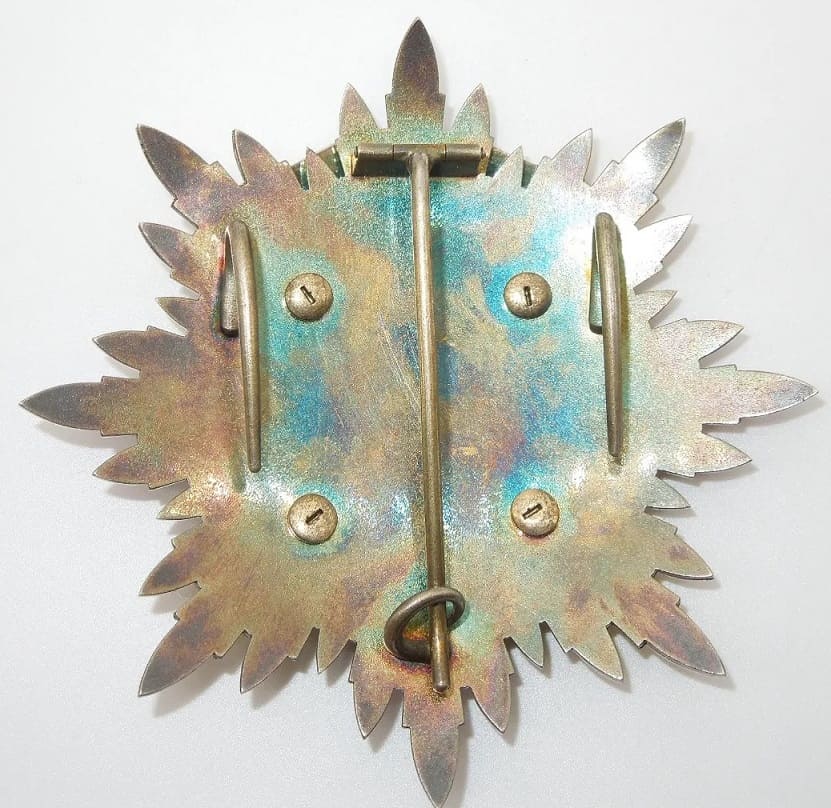 Golden Kite Order Breast Star from the Showa era.jpg