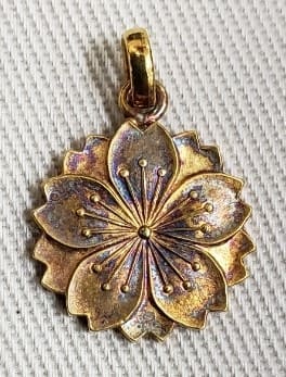 Golden Watch Fob of Imperial  Japan Peers' Club.jpg