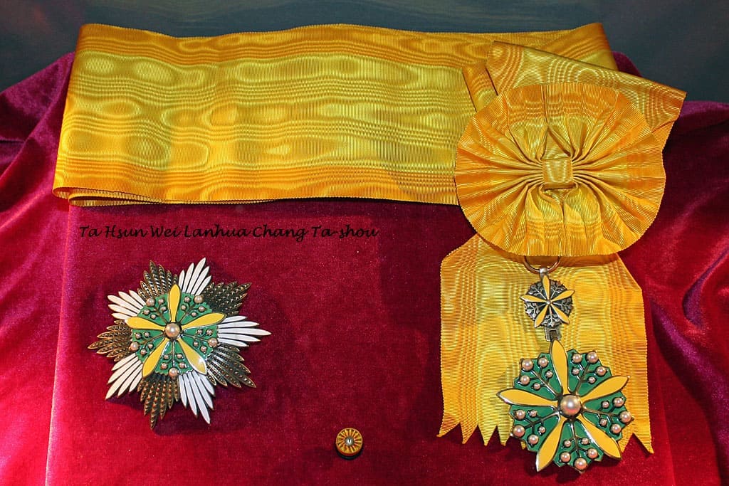 Grand Cordon of the Order of the Orchid Blossom awarded in 1941 to Michael I of Romania.jpg