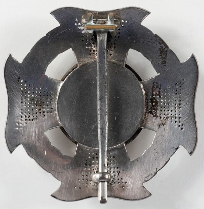 Grand cross set from the collection of National Museum  of American History.jpg