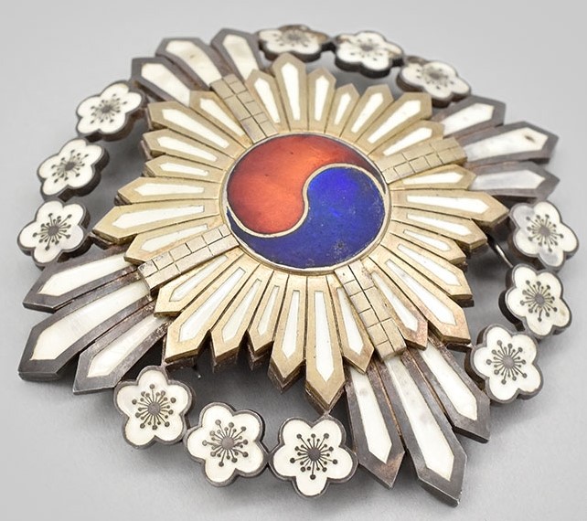 Grand Order of the  Golden Ruler 대훈위금척대수장.jpg