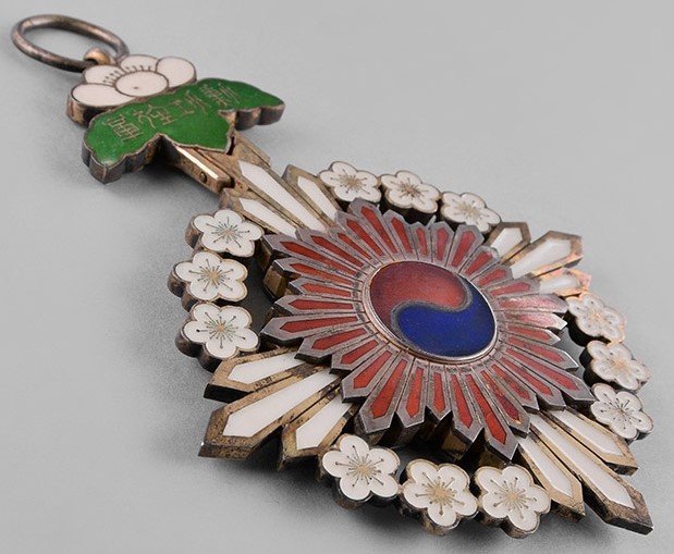 Grand Order of the Plum Blossoms대훈위이화대수장--.jpg