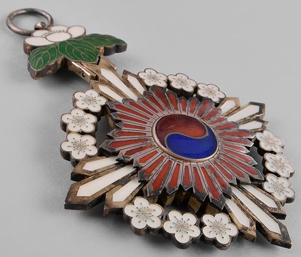Grand Order of the Plum Blossoms대훈위이화대수장----.jpg