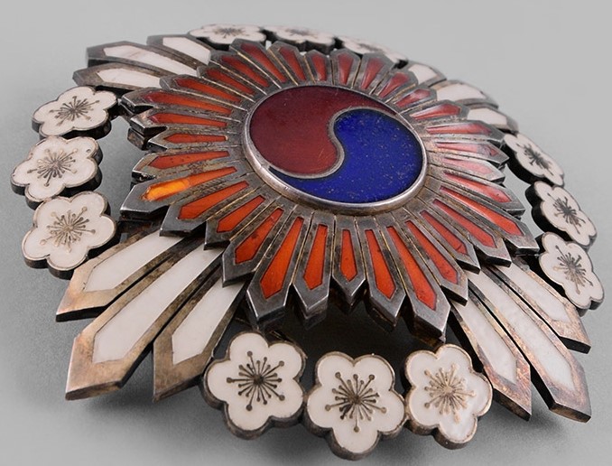 Grand Order of the Plum Blossoms대훈위이화대수장---------.jpg