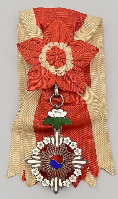 Grand Order of the Plum Blossoms.jpg