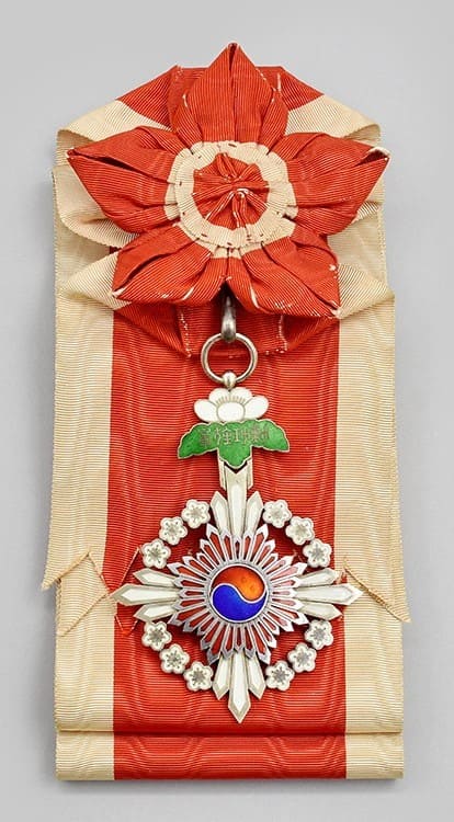 Grand Order_of_the_Plum Blossoms.jpg
