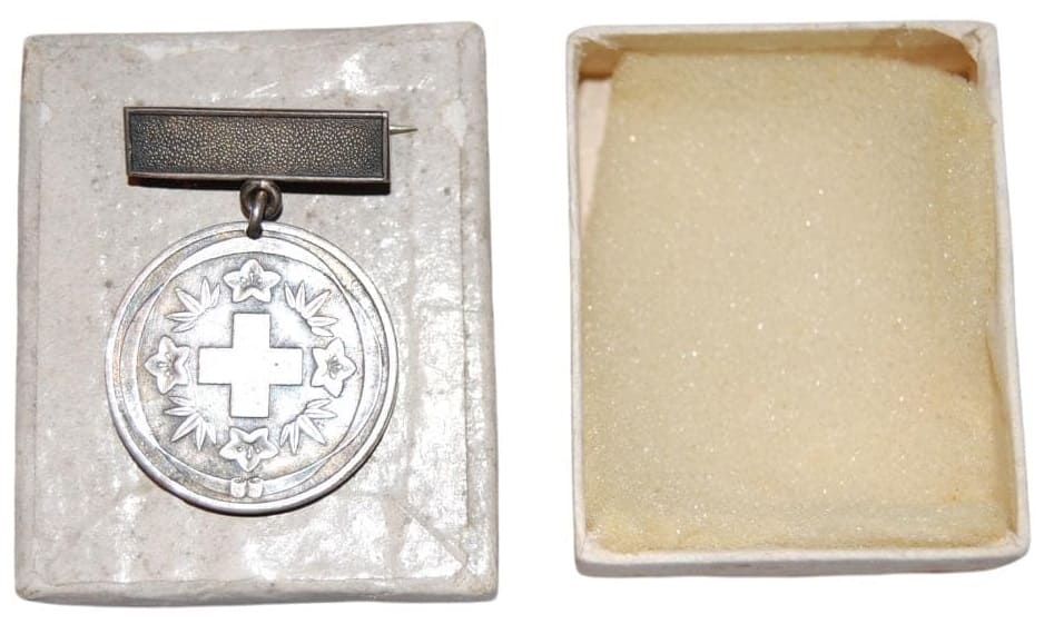 Great Kanto Earthquake Relief Commemorative Badge.jpg