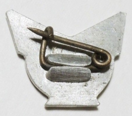 Greater Japan Imperial Rule Assistance Young Adults' Corps Membership Badge 大日本翼賛壮年團々員章.jpg