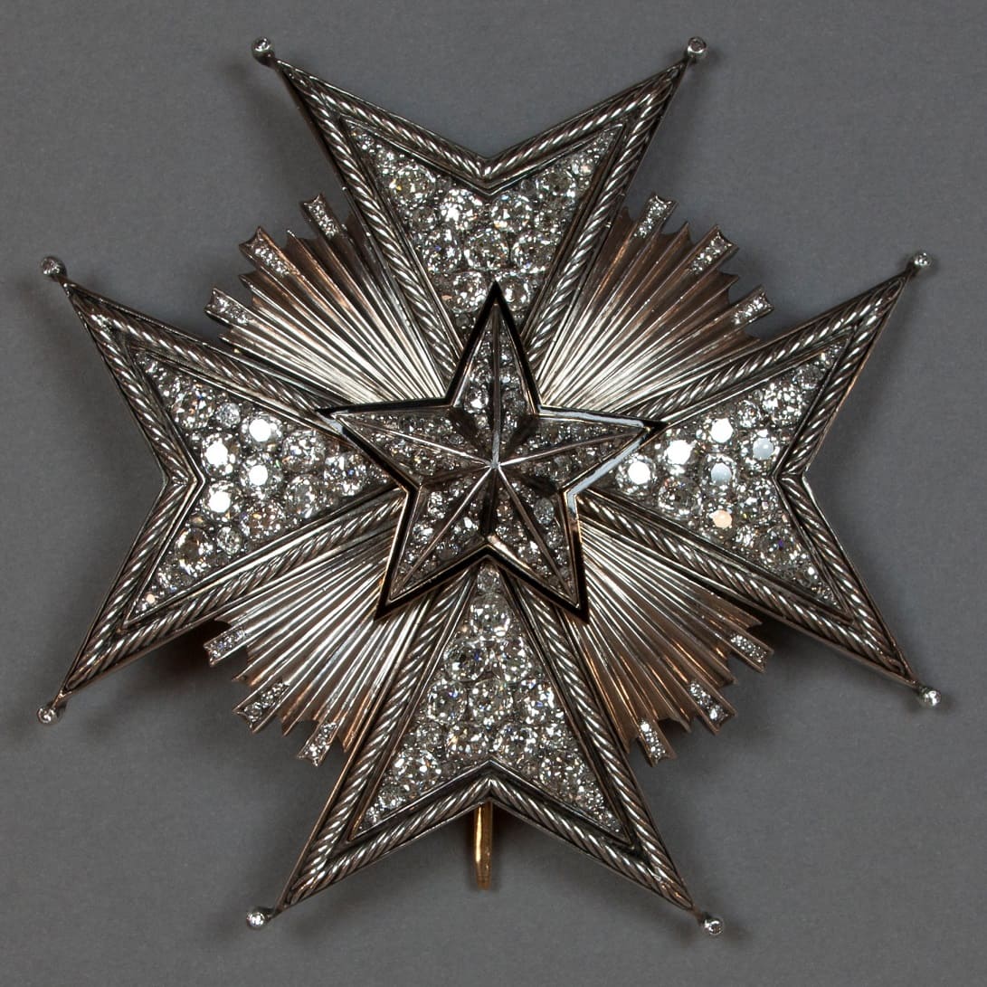 Gustaf VI's Diamond Breast Star  of the Royal Order of the Polar Star.jpg