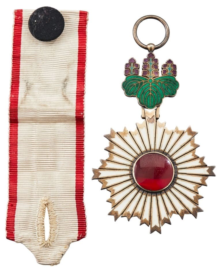 Hirata-made 4th class Rising Sun order.jpg