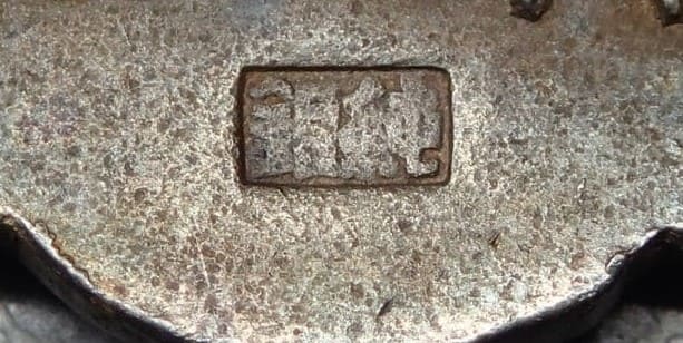 Hsinking Shikishima  Women’s High School Badge 新京敷島高等女学校章.jpg