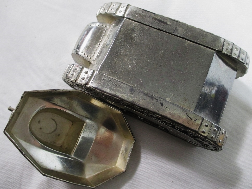 IJA Type  95 Light Tank Inkwell.jpg