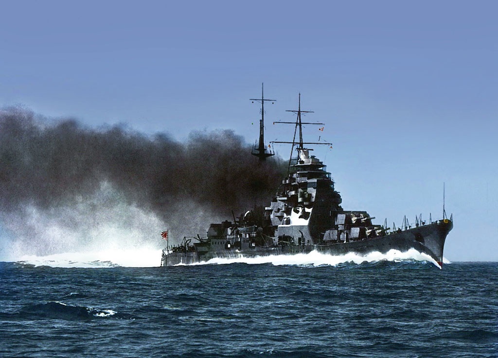 IJN Chokai at speed.jpg