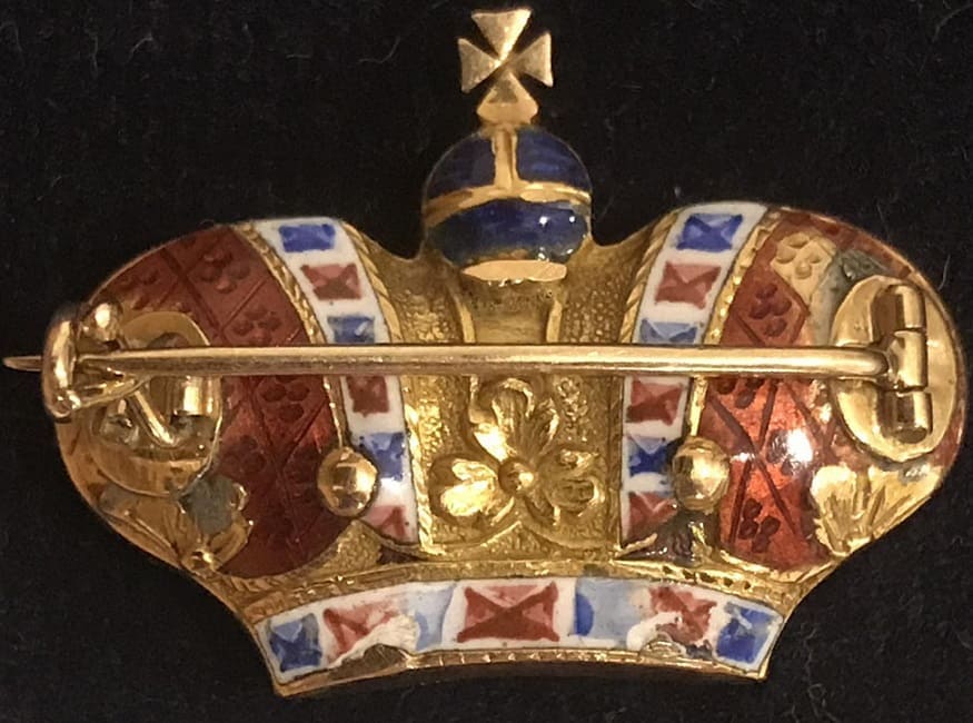 Imperial  Crown converted into a brooch.jpg