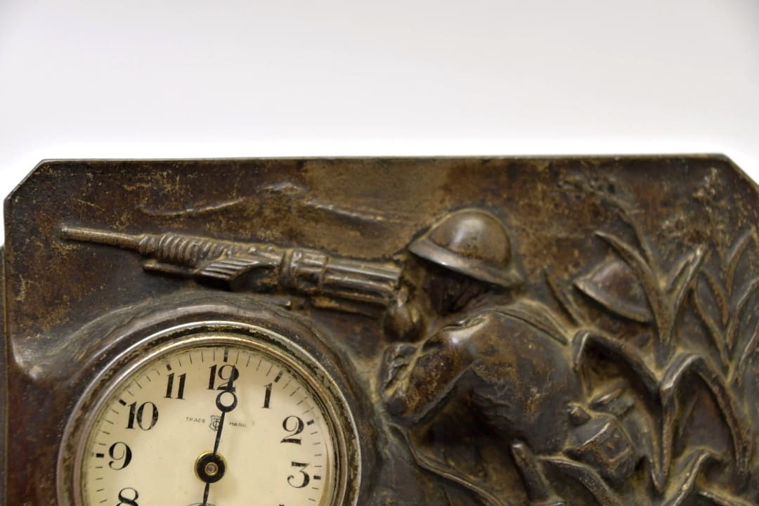 Imperial Japan Army Machine Gunner  Table Clock.jpg