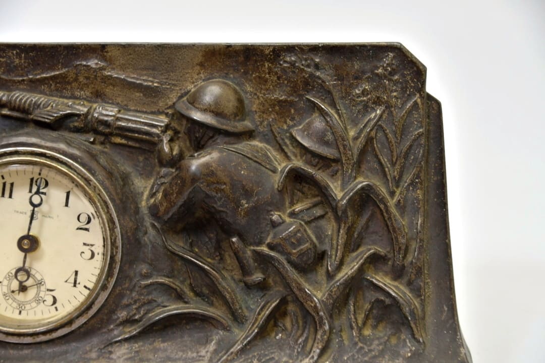 Imperial Japan  Army Machine Gunner Table Clock.jpg