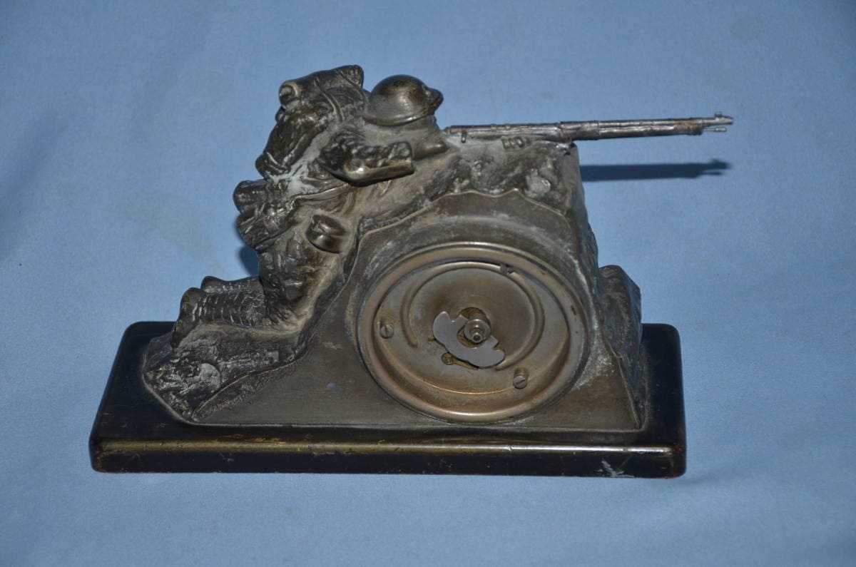 Imperial Japanese Army Shooting Soldier Table  Clock.jpg