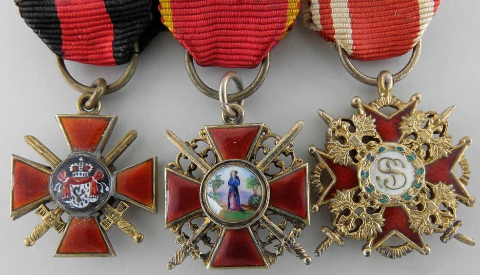Imperial Russian Orders miniatures made by Paul Meybauer, Berlin.jpg