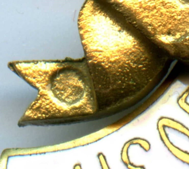 Imperial Russian Red Cross Society Badge made in Gilded Bronze.jpg