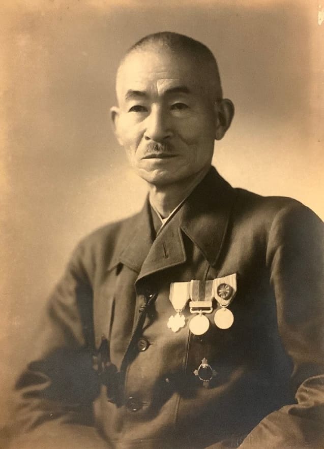 Imperial Soldiers' Relief Association Badge.jpg