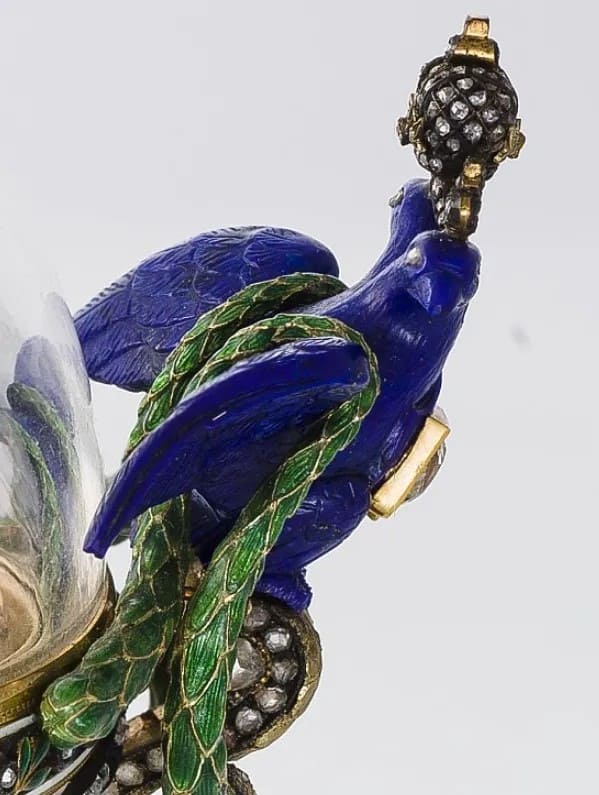 Яйцо пасхальное с  моделью яхты  Штандарт.jpg