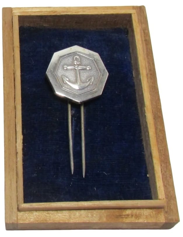 Japan Seafarers Relief Association  Good Deeds Badge.jpg