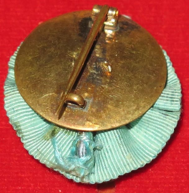 Japan Seafarers  Relief Association Male Version of Regular Member Badge.jpg