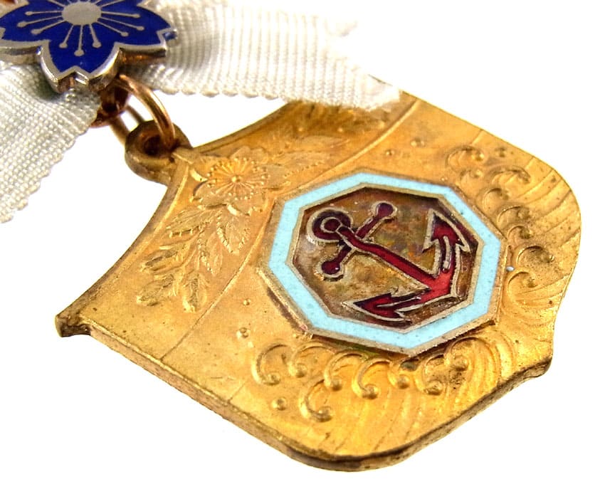 Japan Seafarers Relief Association Male  Version of   Special Lifetime Member Badge.jpg