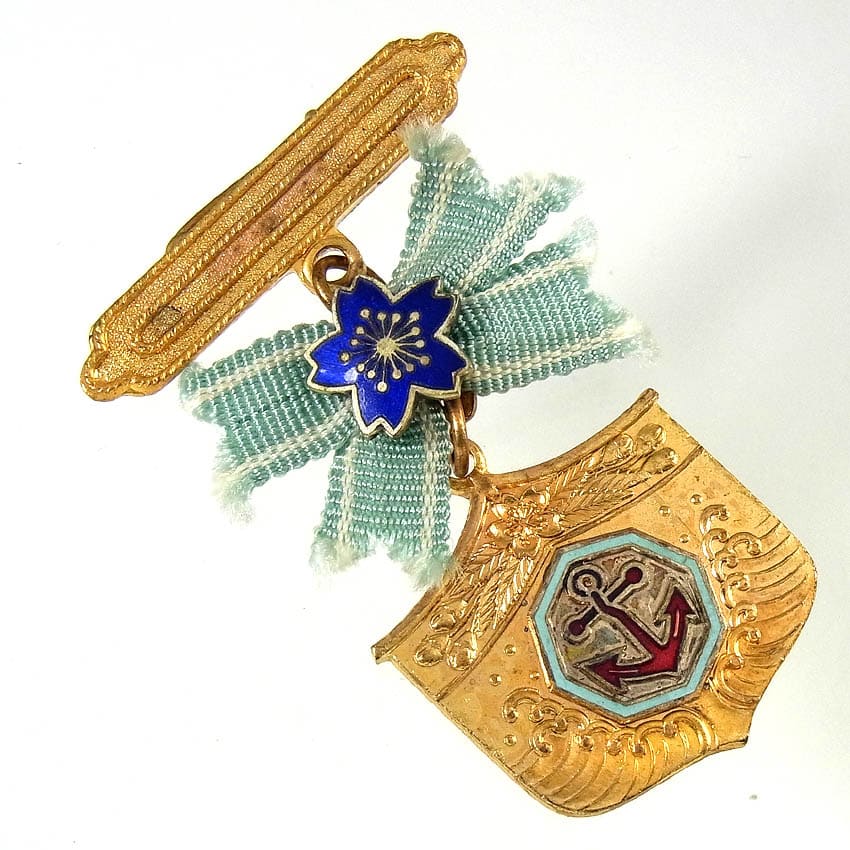Japan Seafarers Relief Association Male Version of Special Lifetime Member Badge.jpg