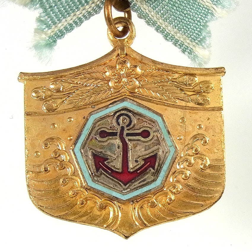 Japan  Seafarers Relief Association Male Version of Special Lifetime Member Badge.jpg