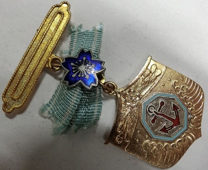 Japan Seafarers Relief Association Male Version of Special Lifetime  Member Badge.jpg