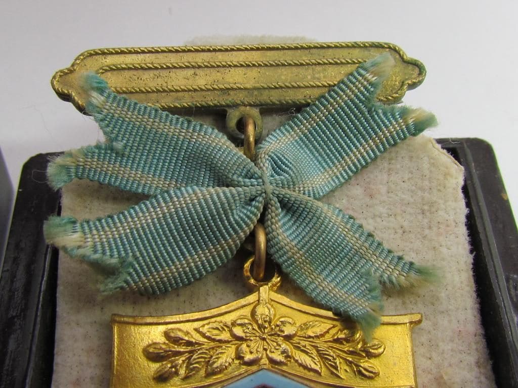 Japan Seafarers Relief Association Male Version  of Special Membership Badge.jpg