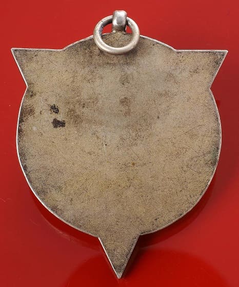 japanese  army horse badge.jpg