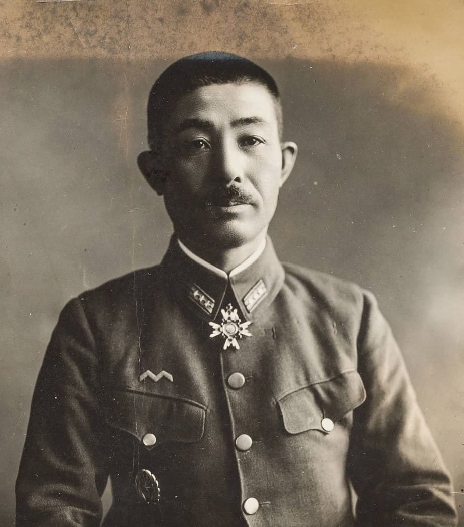 Japanese Army Pilot Badge in Photo.jpg