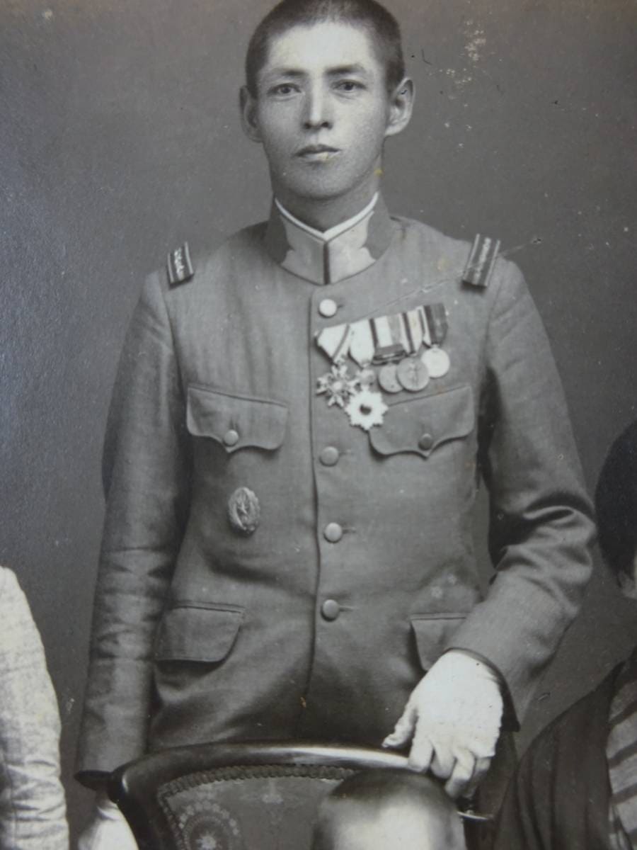 Japanese Army Pilot Badge in Photo.jpg