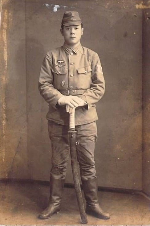 Japanese Army  Pilot Badge in Photo.jpg