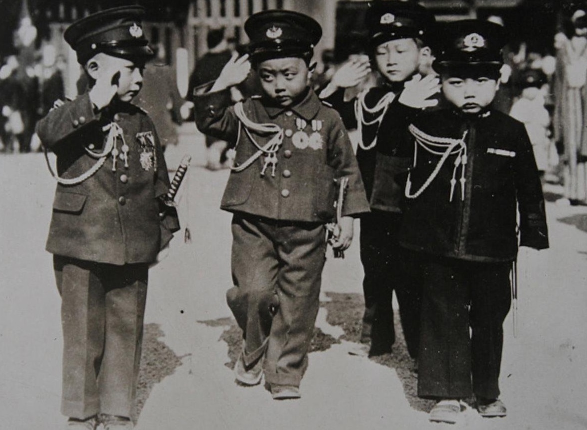 Japanese Children's Orders おもちゃ勲章.jpg
