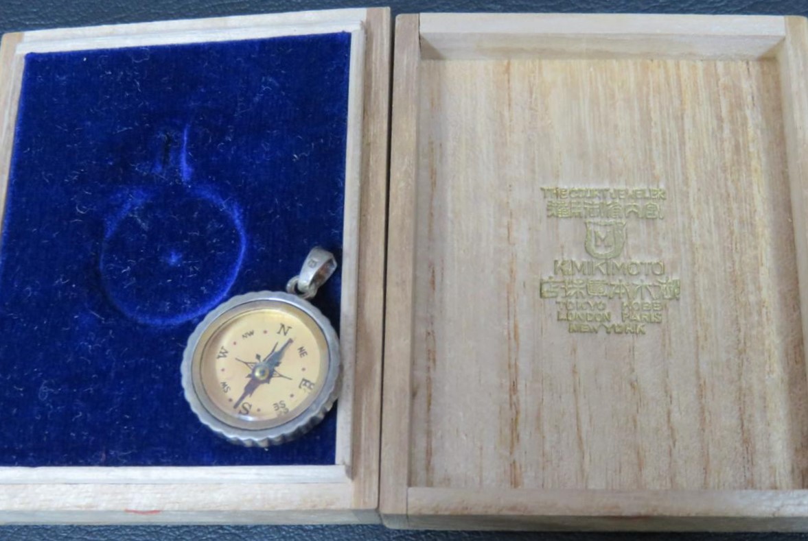 Japanese Compass with Army   Star made by Mikimoto workshop.jpg